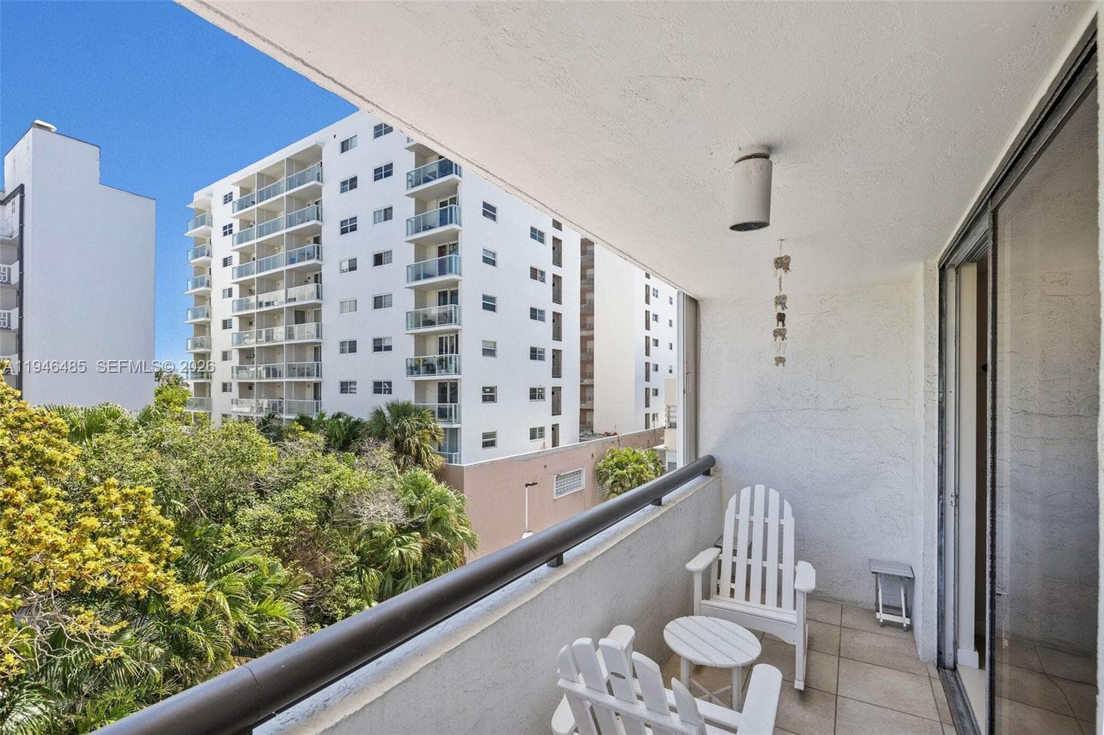 A11946485 — Miami Beach — 16