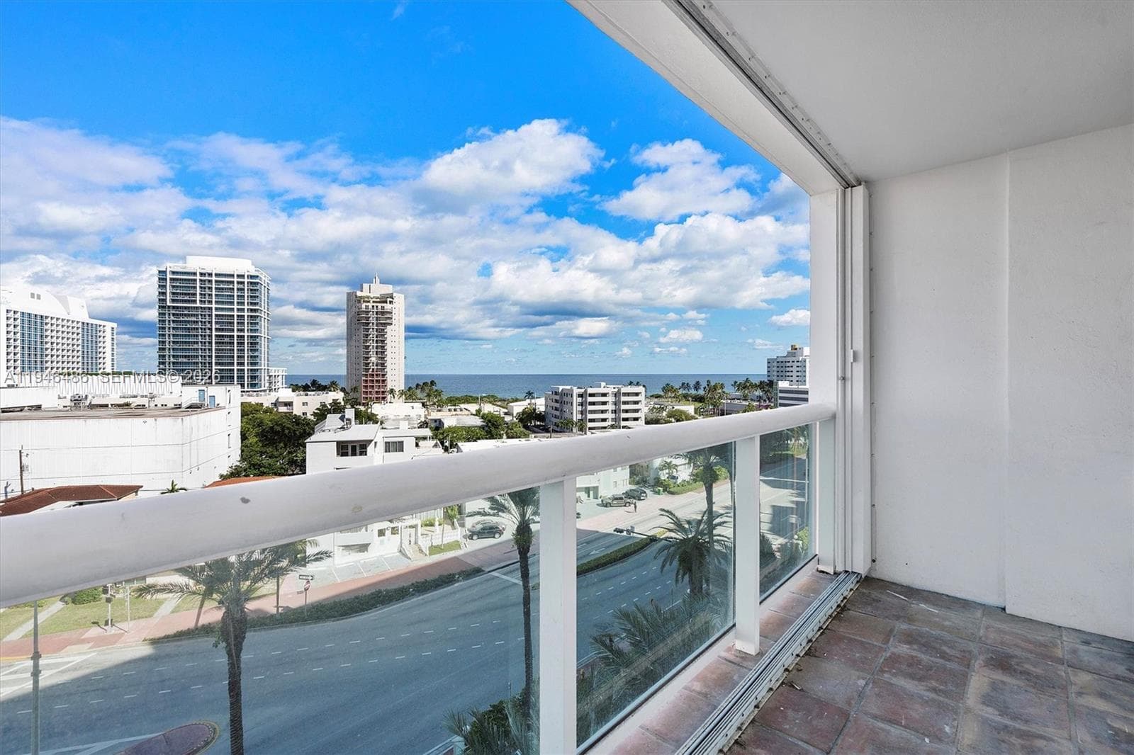 A11946486 — Miami Beach — 12