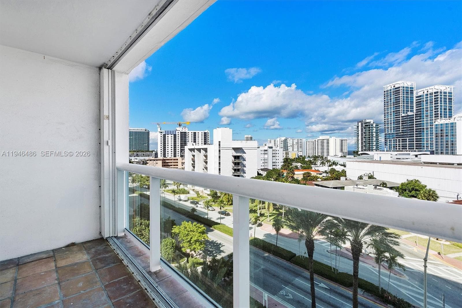 A11946486 — Miami Beach
