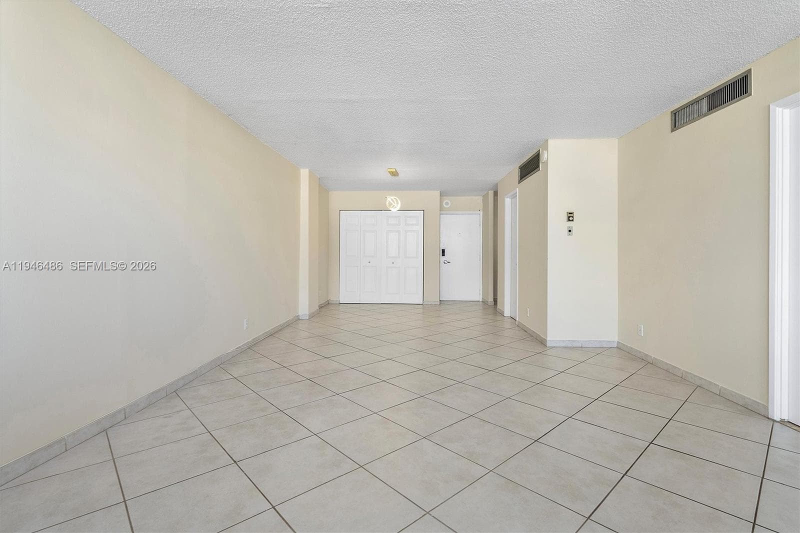 A11946486 — Miami Beach — 14