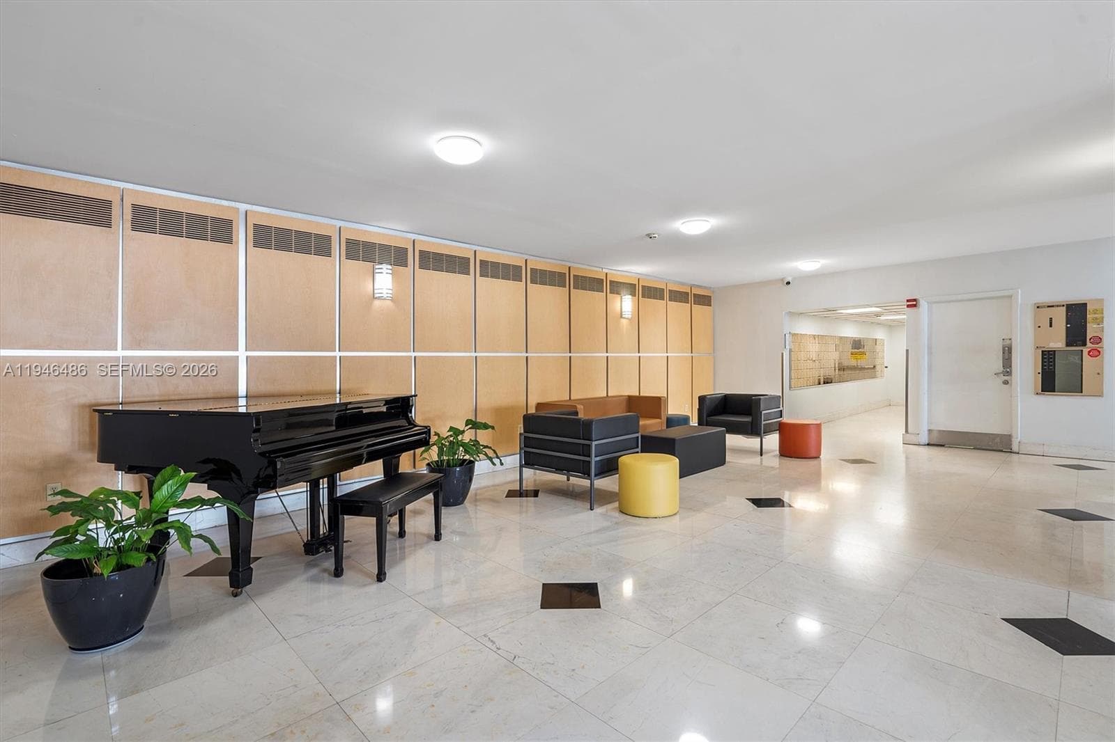 A11946486 — Miami Beach — 15