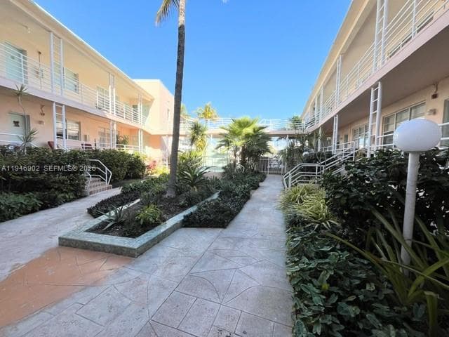A11946902 — Miami Beach — 2