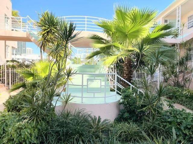 A11946902 — Miami Beach