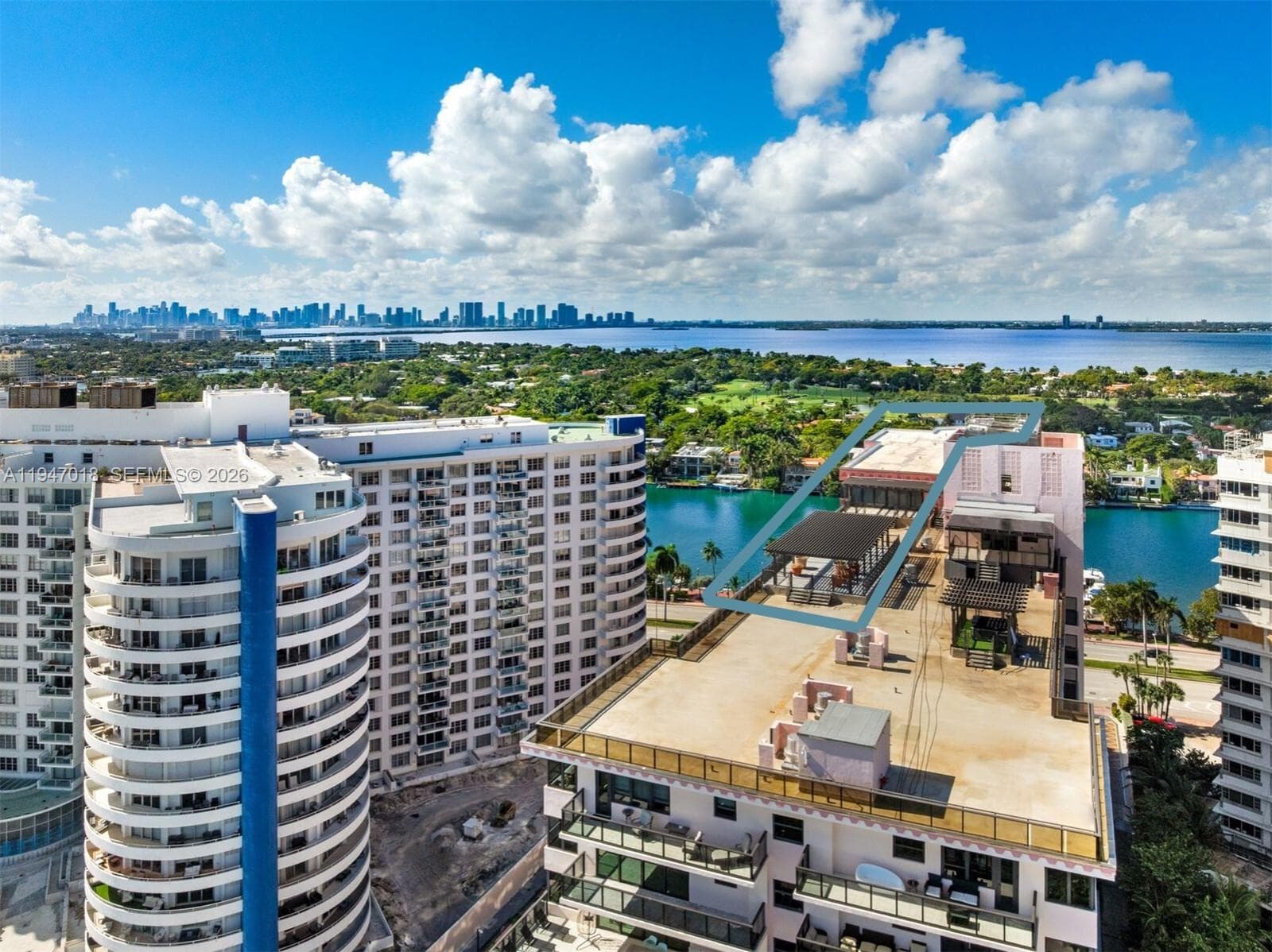 A11947018 — Miami Beach — 59