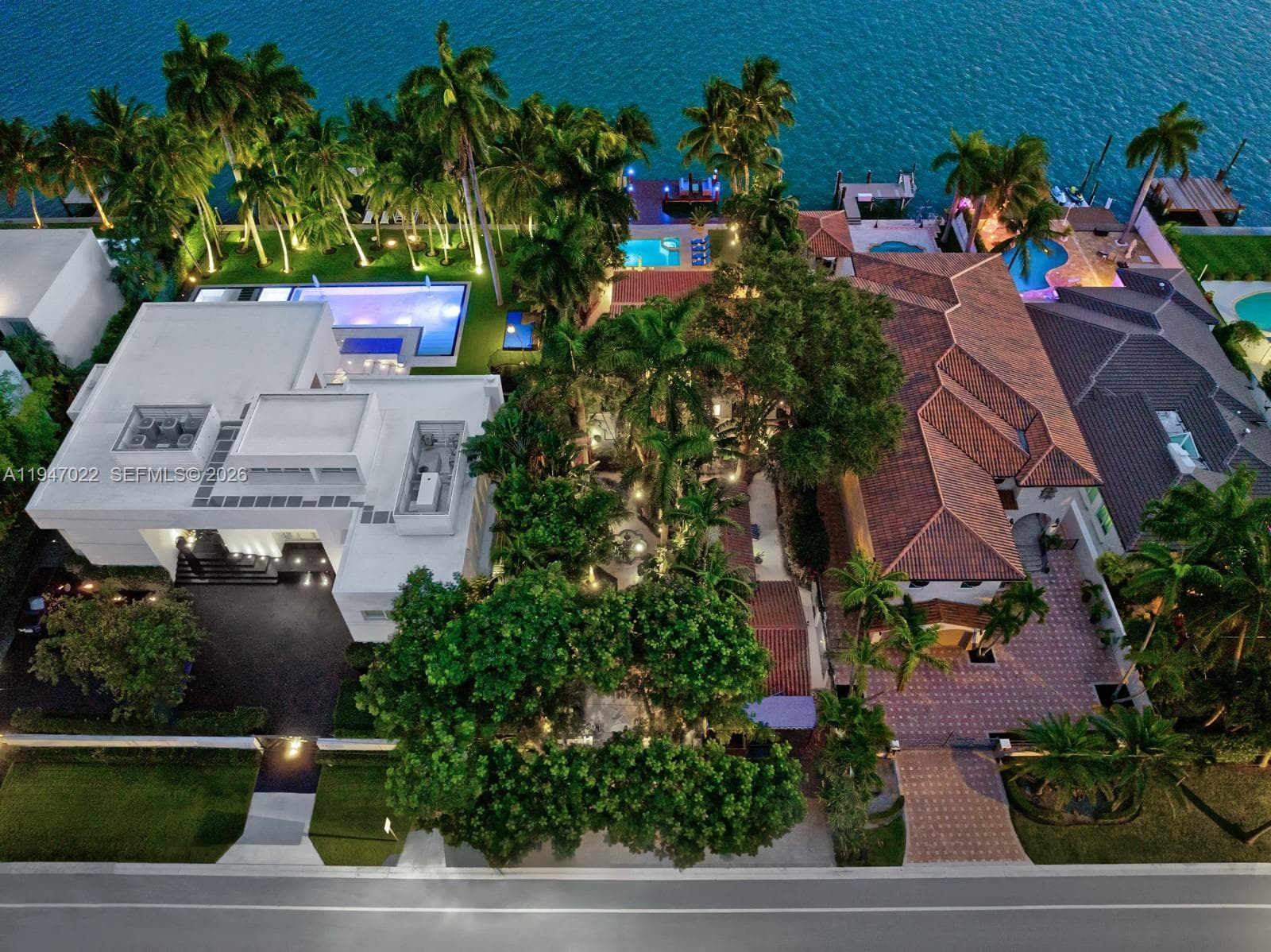 A11947022 — Miami Beach — 29