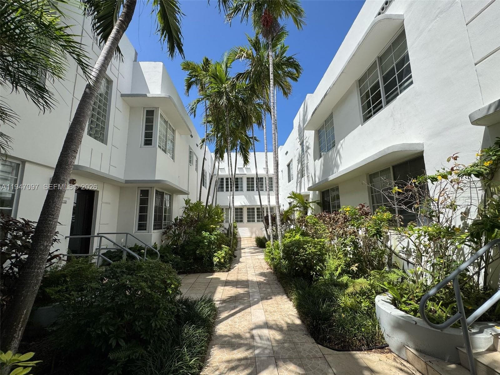 A11947097 — Miami Beach
