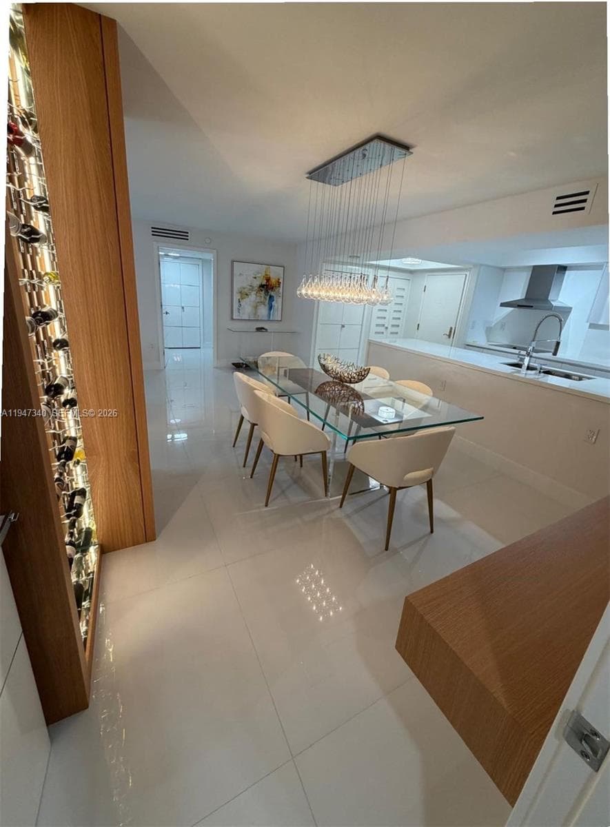A11947340 — Miami Beach — 26