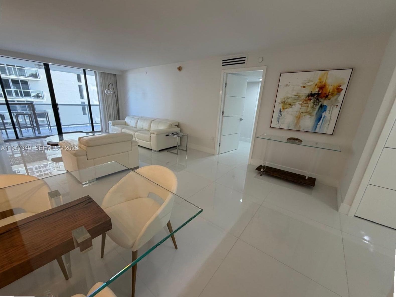 A11947340 — Miami Beach — 22