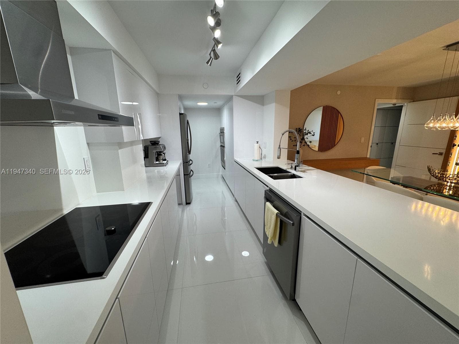A11947340 — Miami Beach — 3