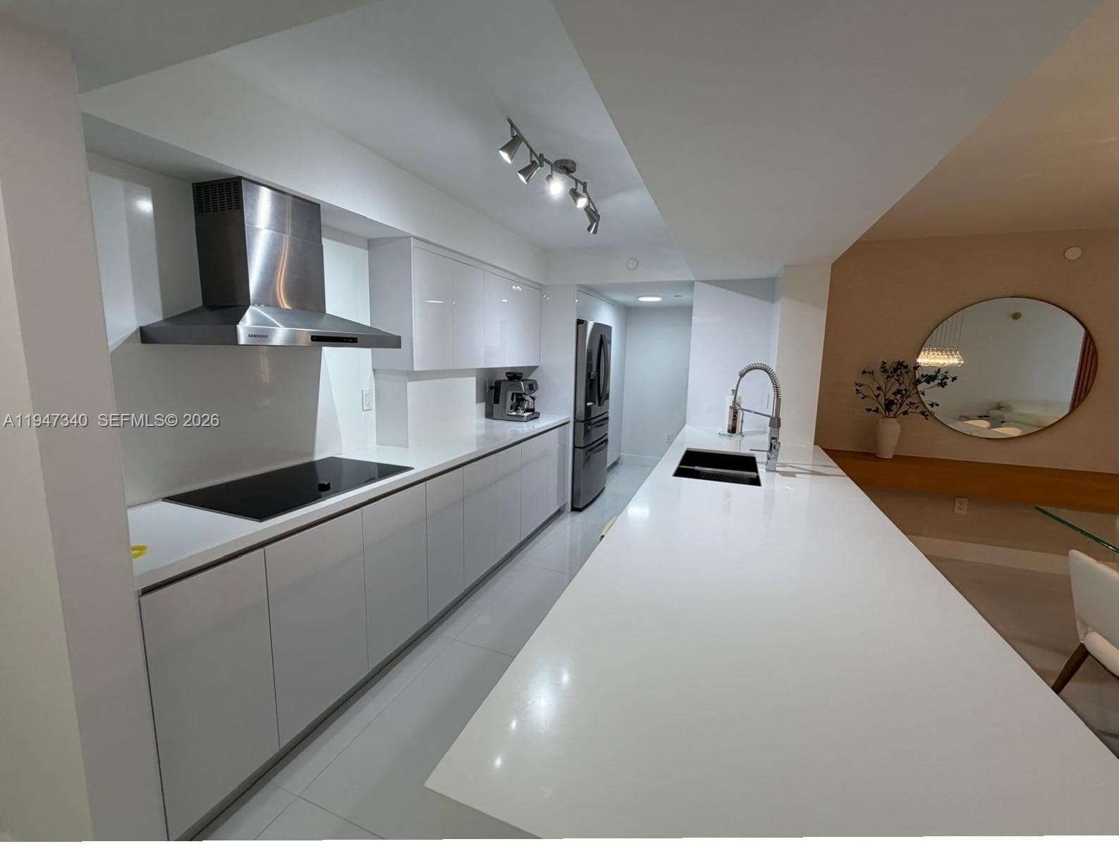 A11947340 — Miami Beach — 24