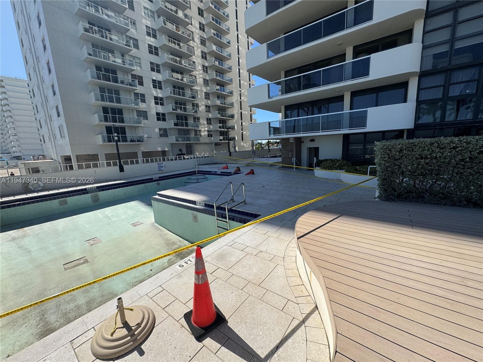 A11947340 — Miami Beach — 33