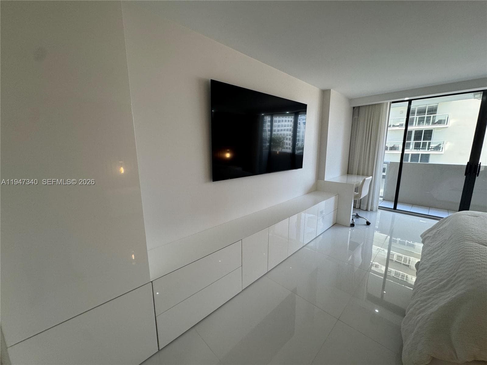A11947340 — Miami Beach — 64