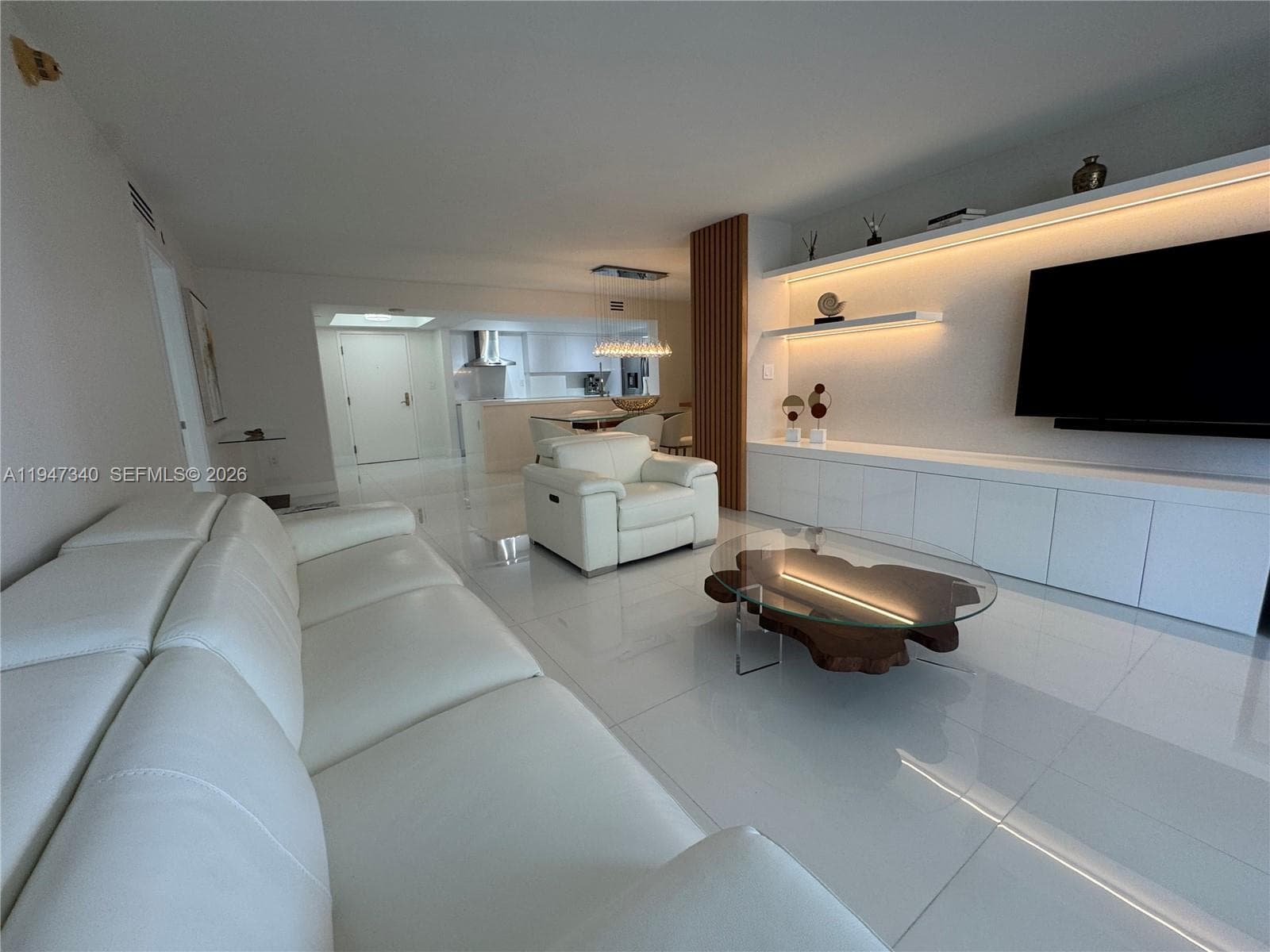 A11947340 — Miami Beach — 60