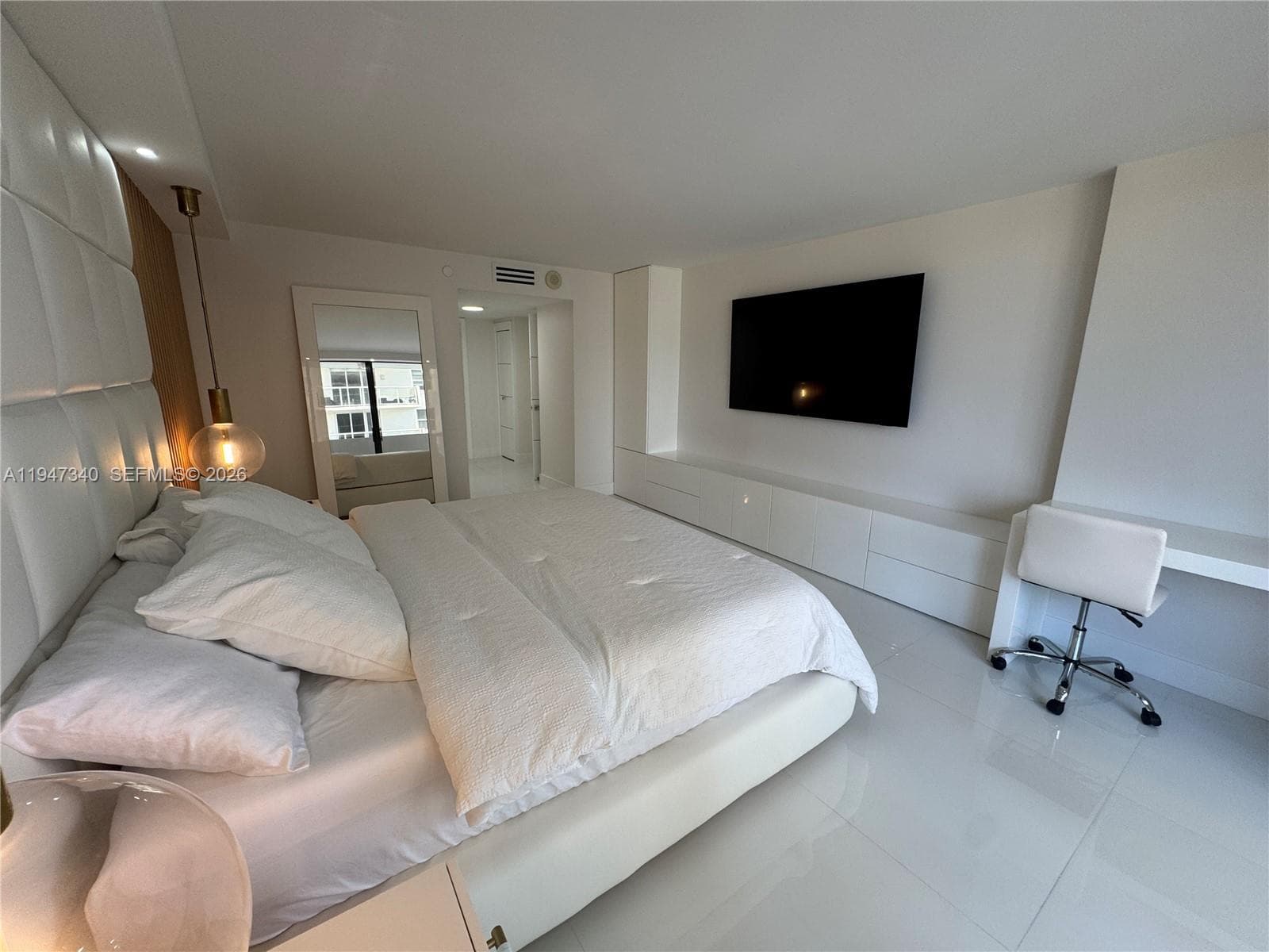 A11947340 — Miami Beach — 74