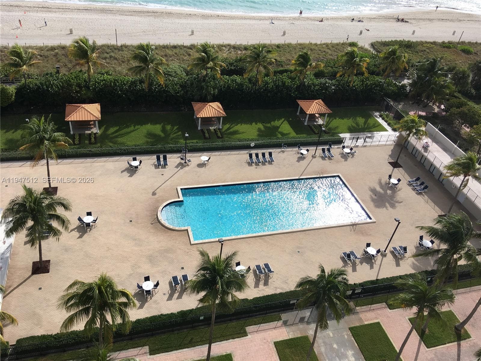 A11947512 — Miami Beach — 15