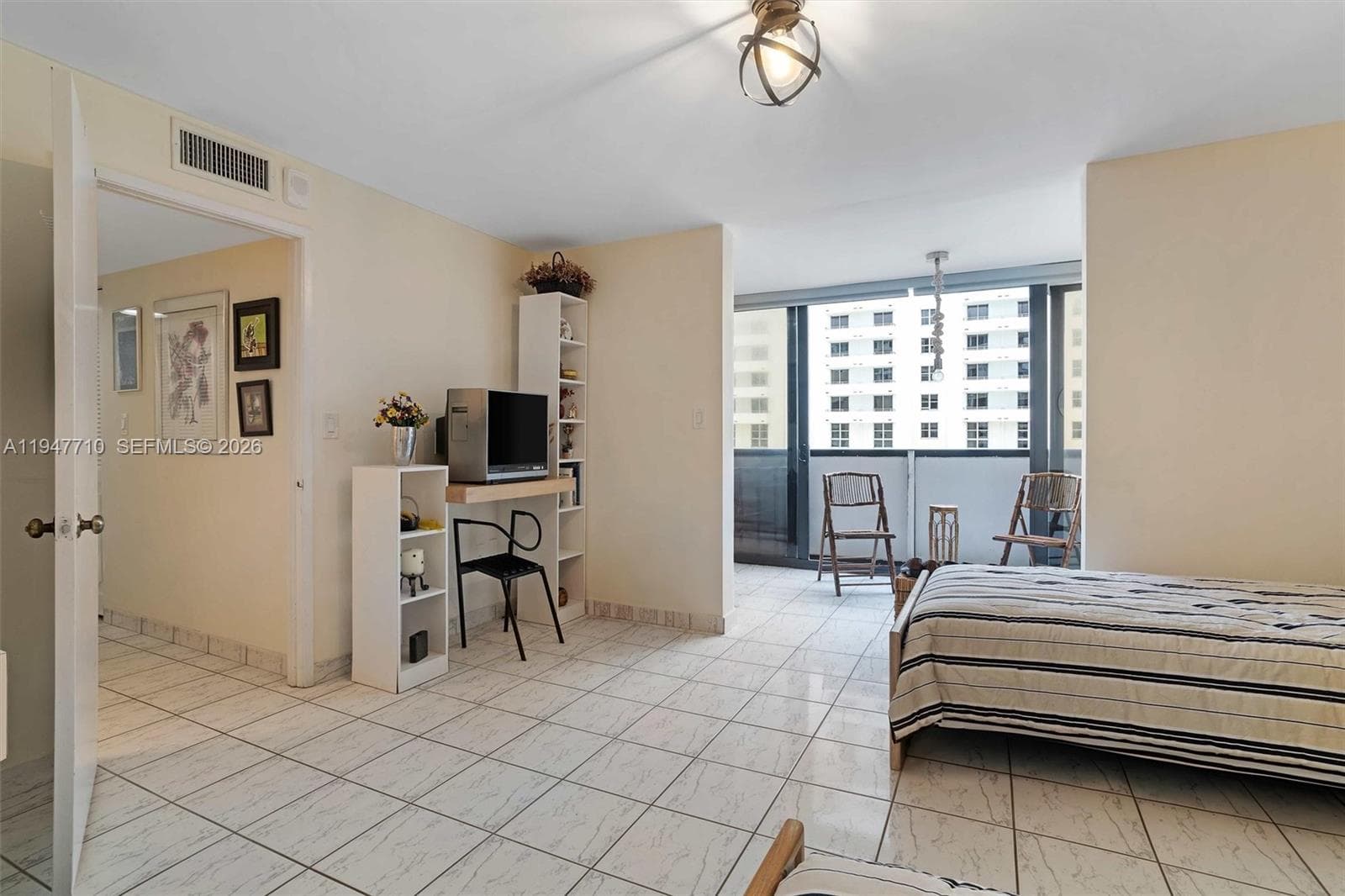 A11947710 — Miami Beach — 20