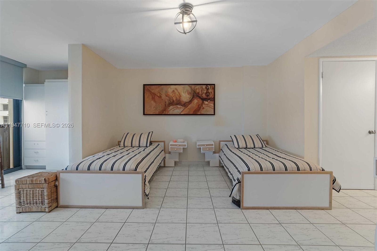 A11947710 — Miami Beach — 21