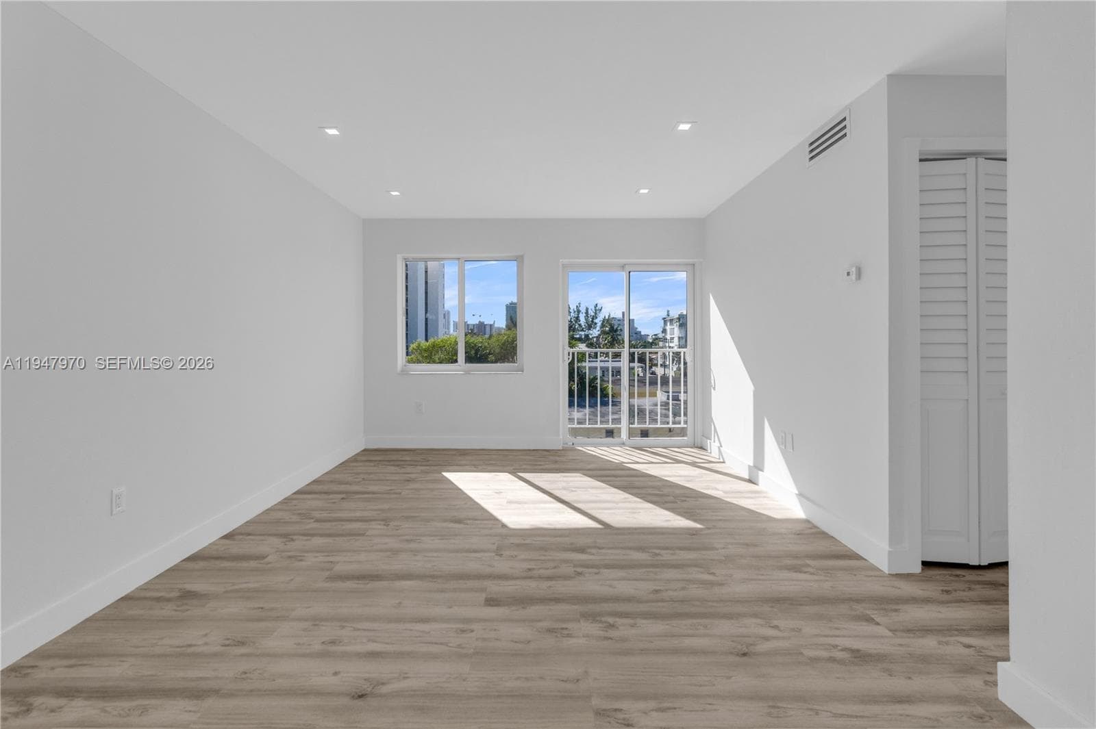 A11947970 — Miami Beach — 5