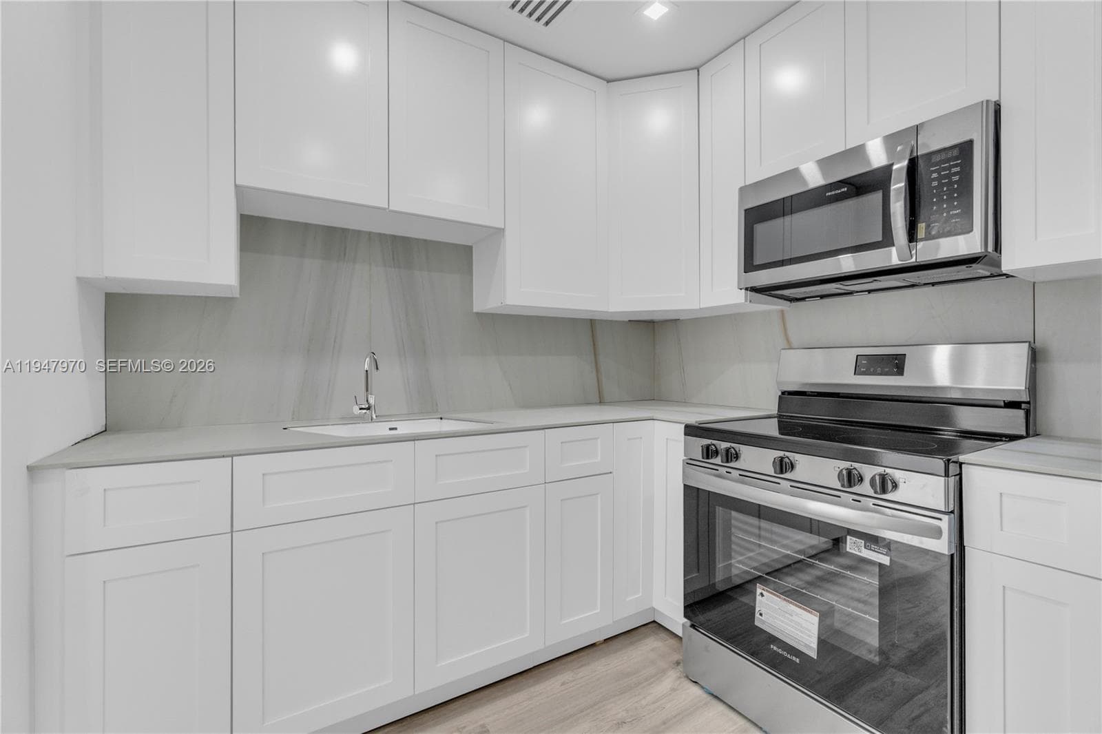 A11947970 — Miami Beach — 8