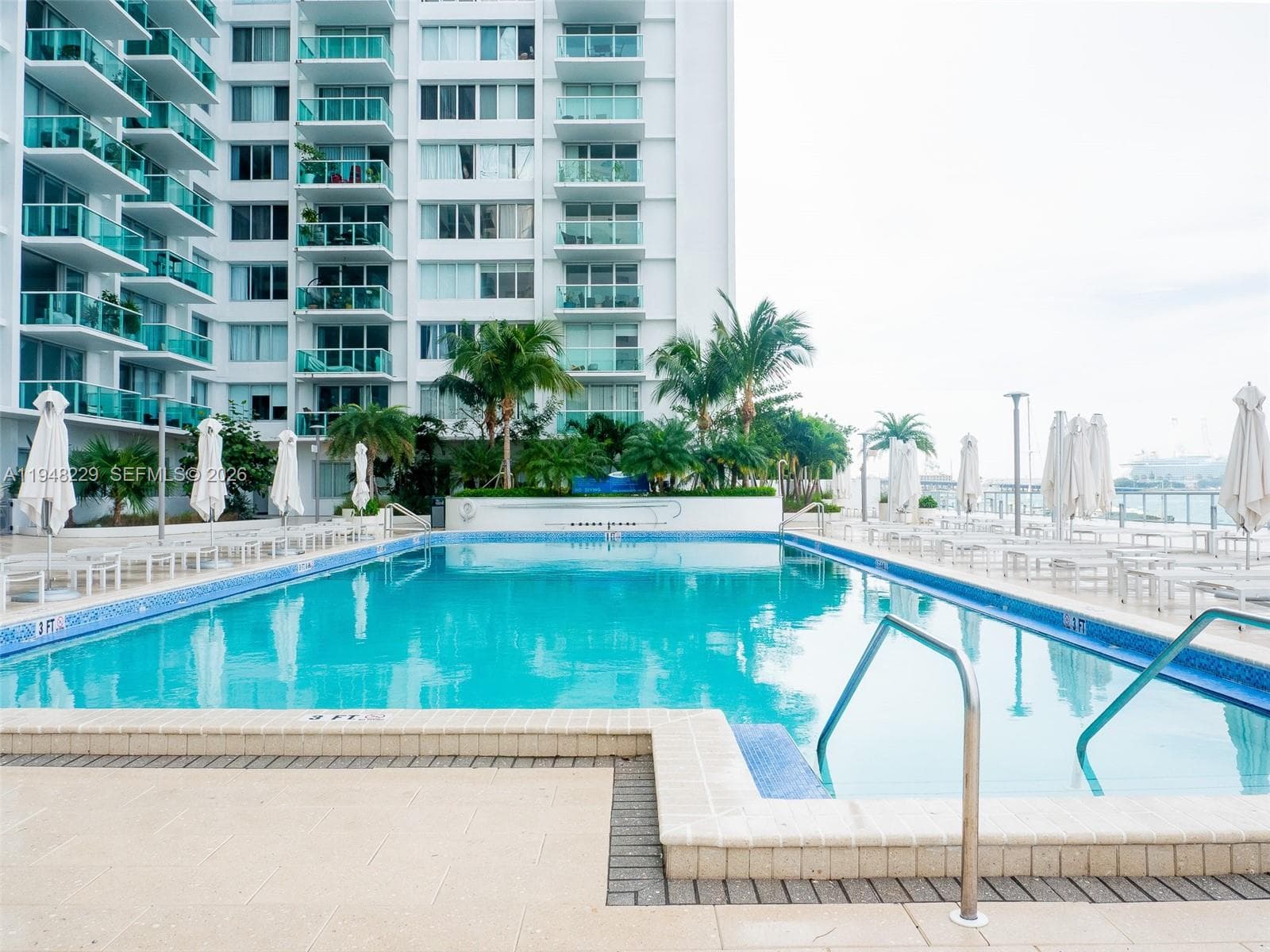 A11948229 — Miami Beach — 16
