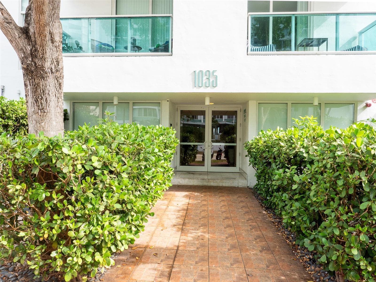 A11948229 — Miami Beach — 3