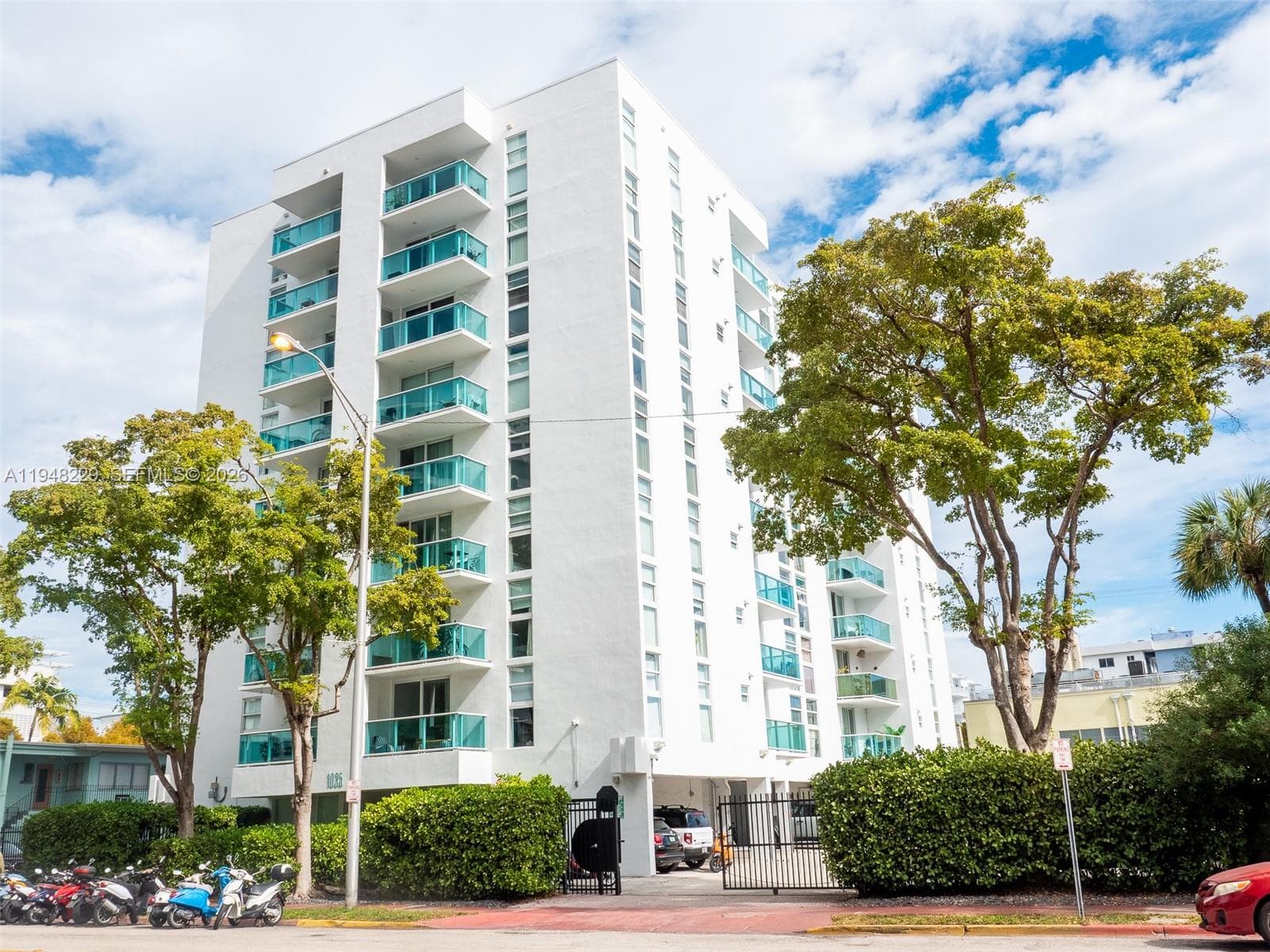 A11948229 — Miami Beach