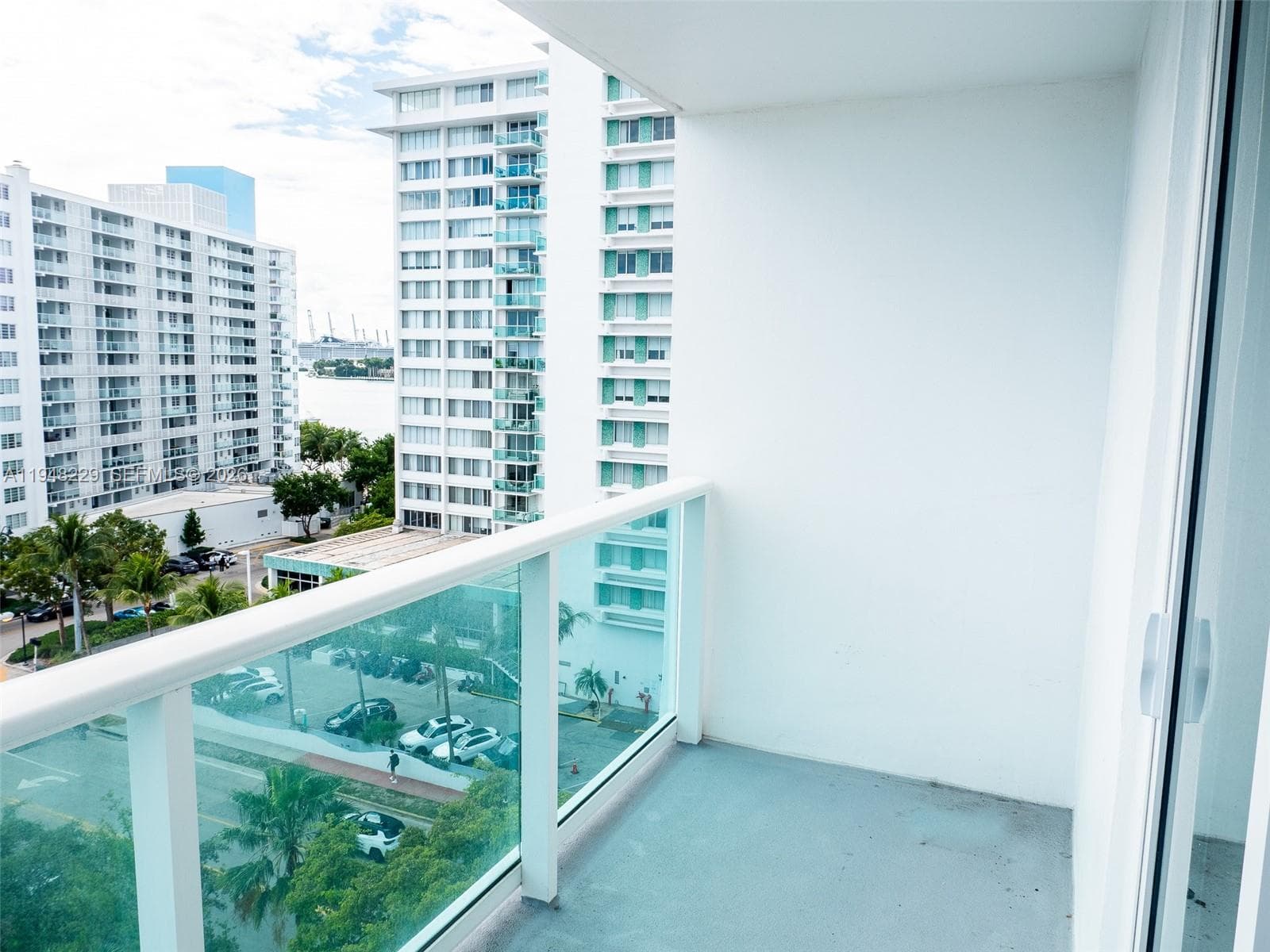 A11948229 — Miami Beach — 10