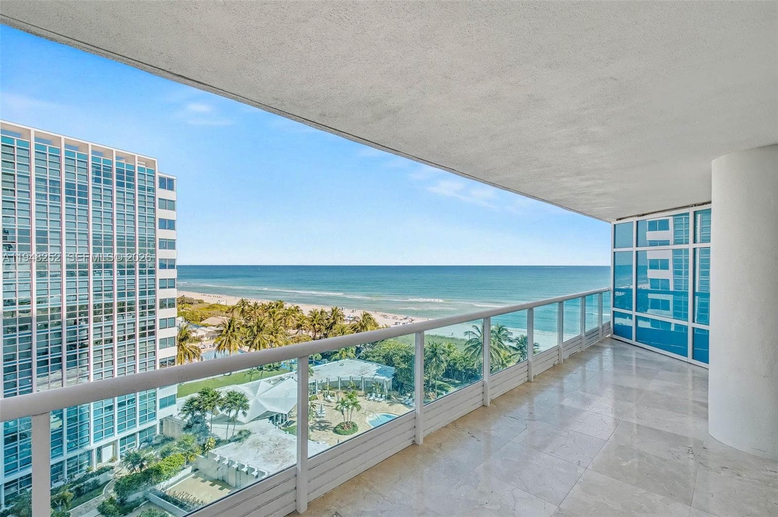 A11948252 — Miami Beach — 12