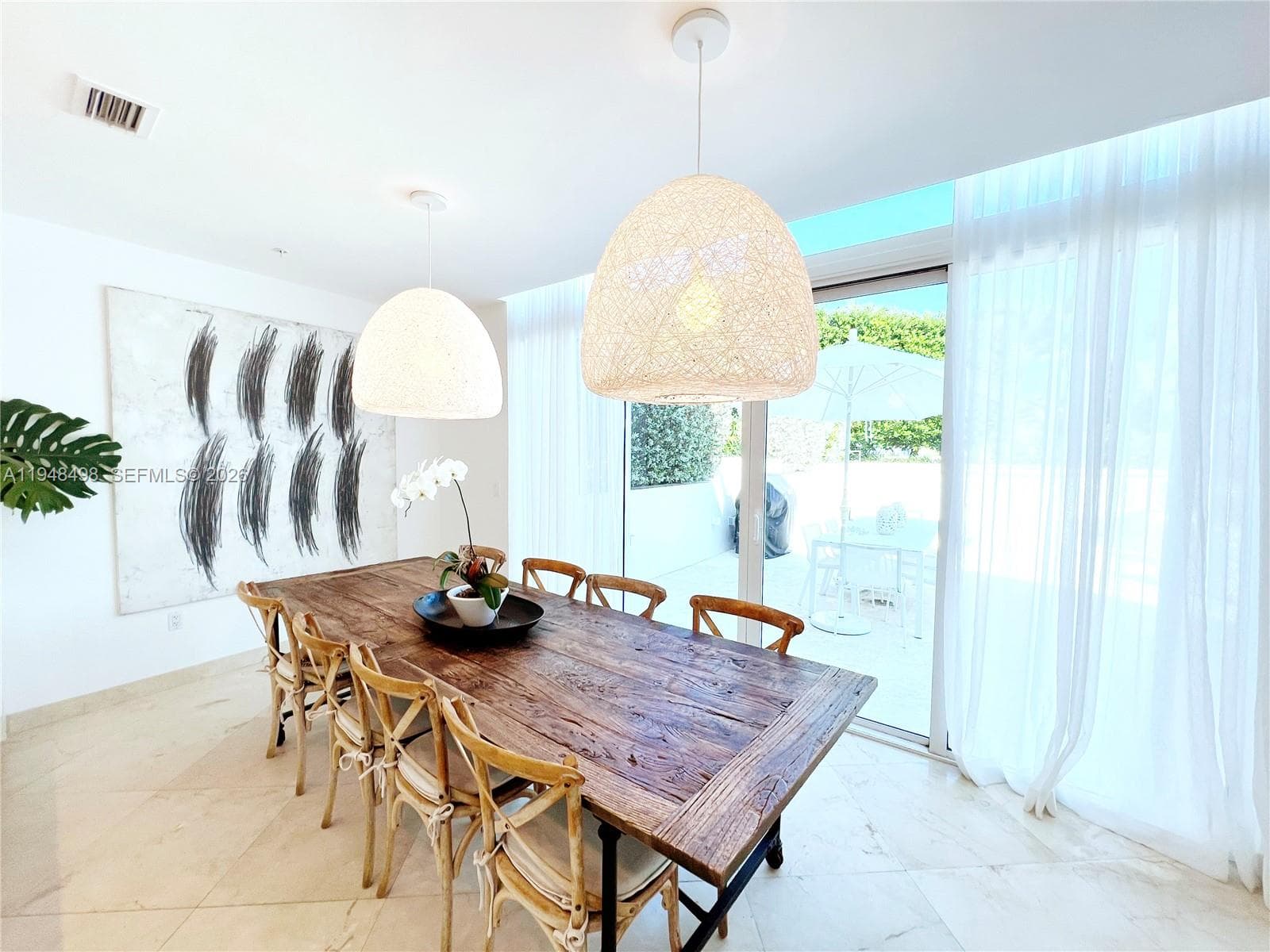 A11948498 — Miami Beach — 7