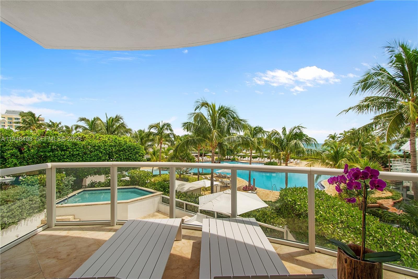 A11948498 — Miami Beach