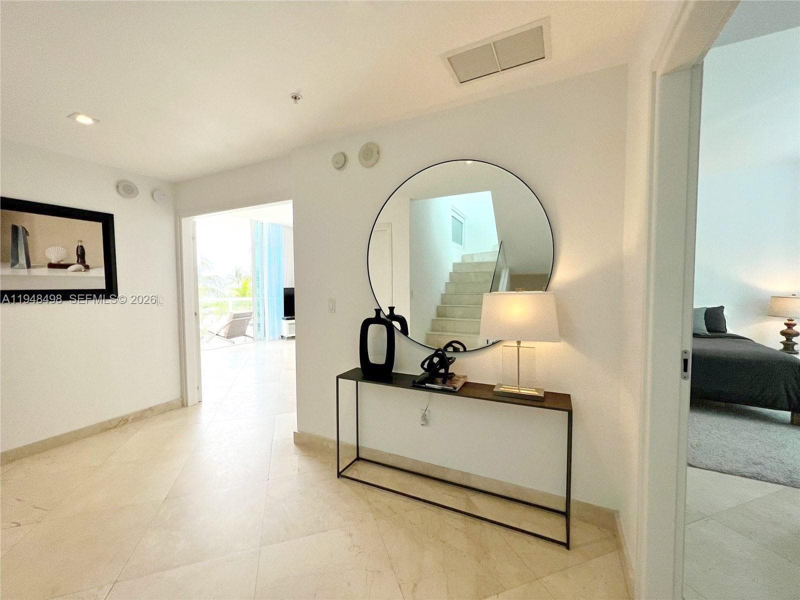 A11948498 — Miami Beach — 11