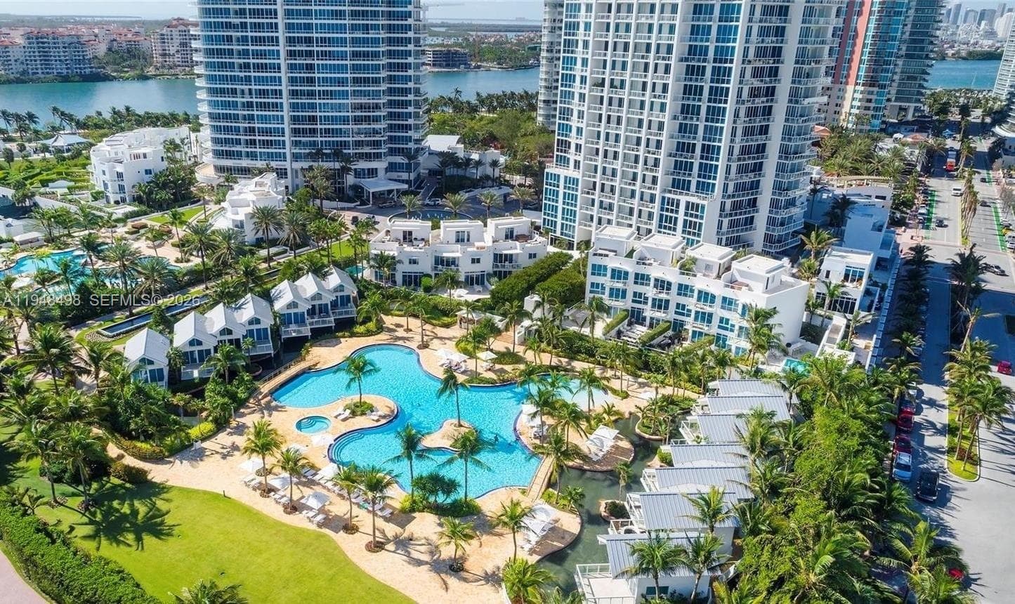 A11948498 — Miami Beach — 29