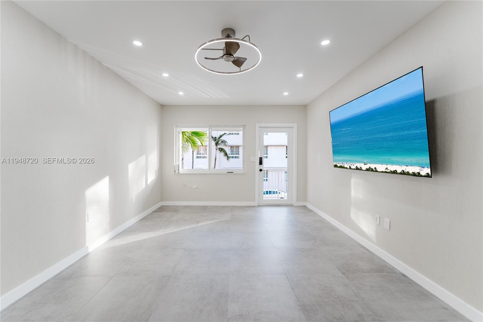 A11948720 — Miami Beach