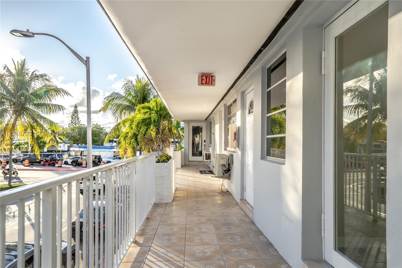 A11948720 — Miami Beach — 18