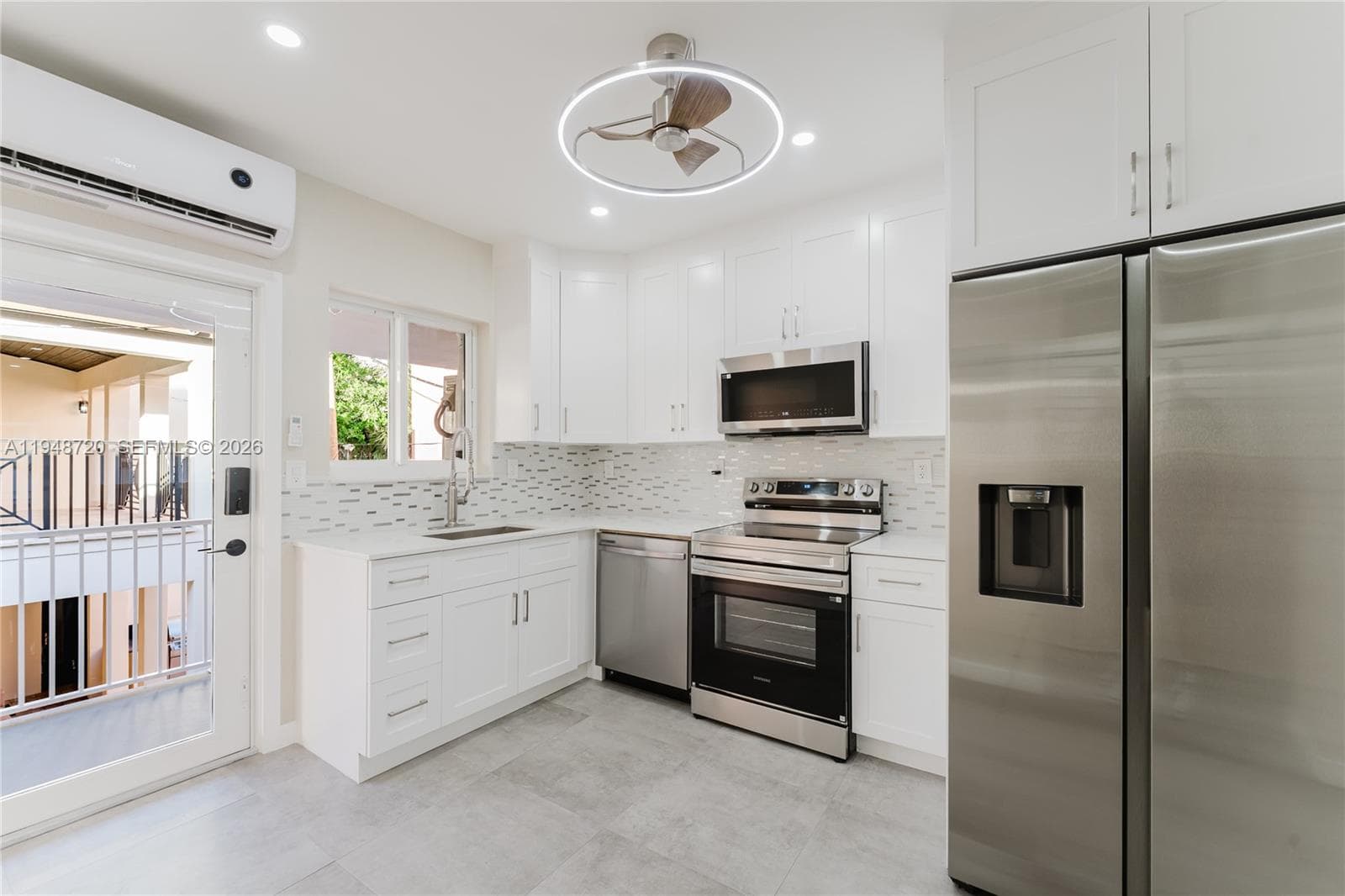 A11948720 — Miami Beach — 8