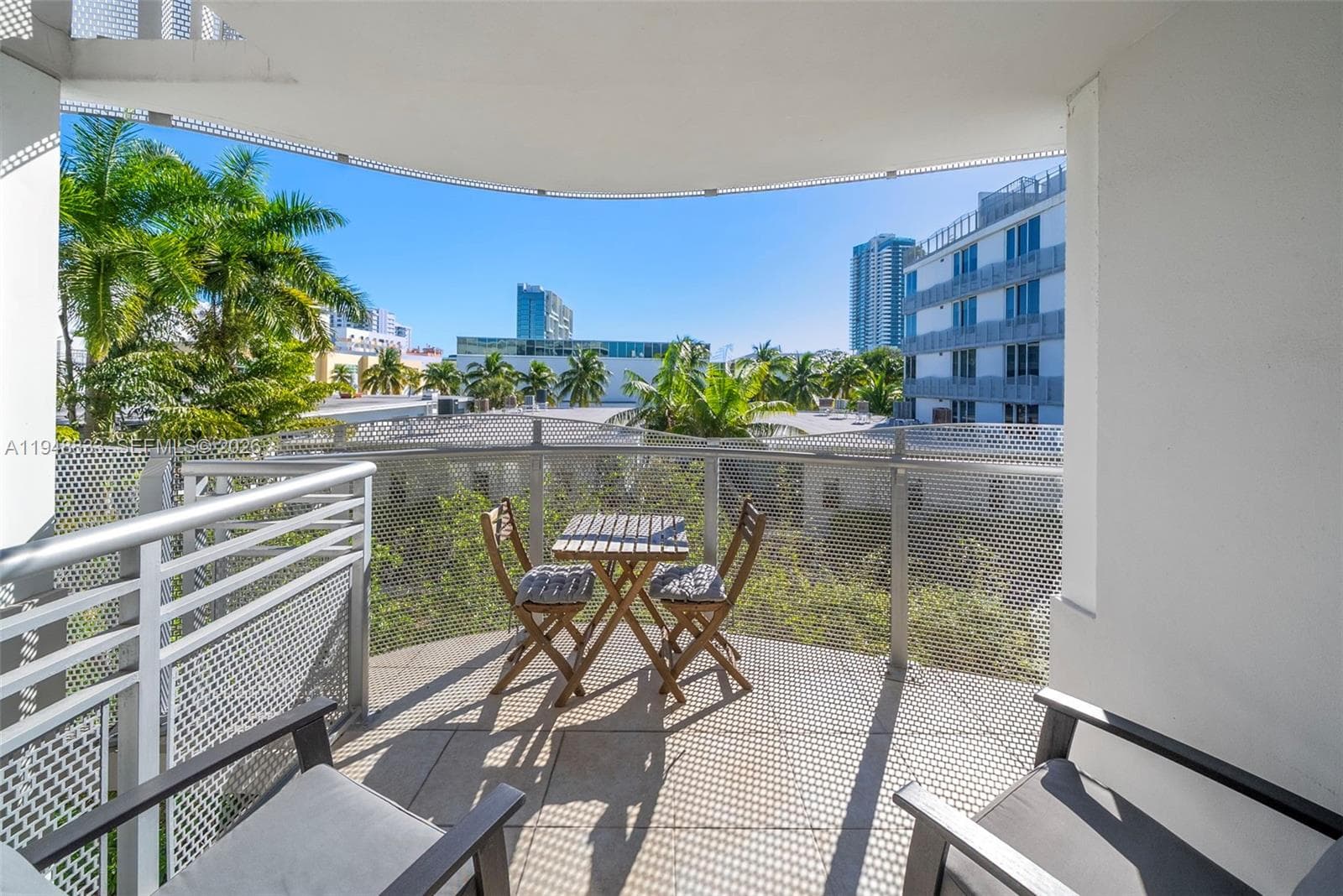 A11948833 — Miami Beach — 4