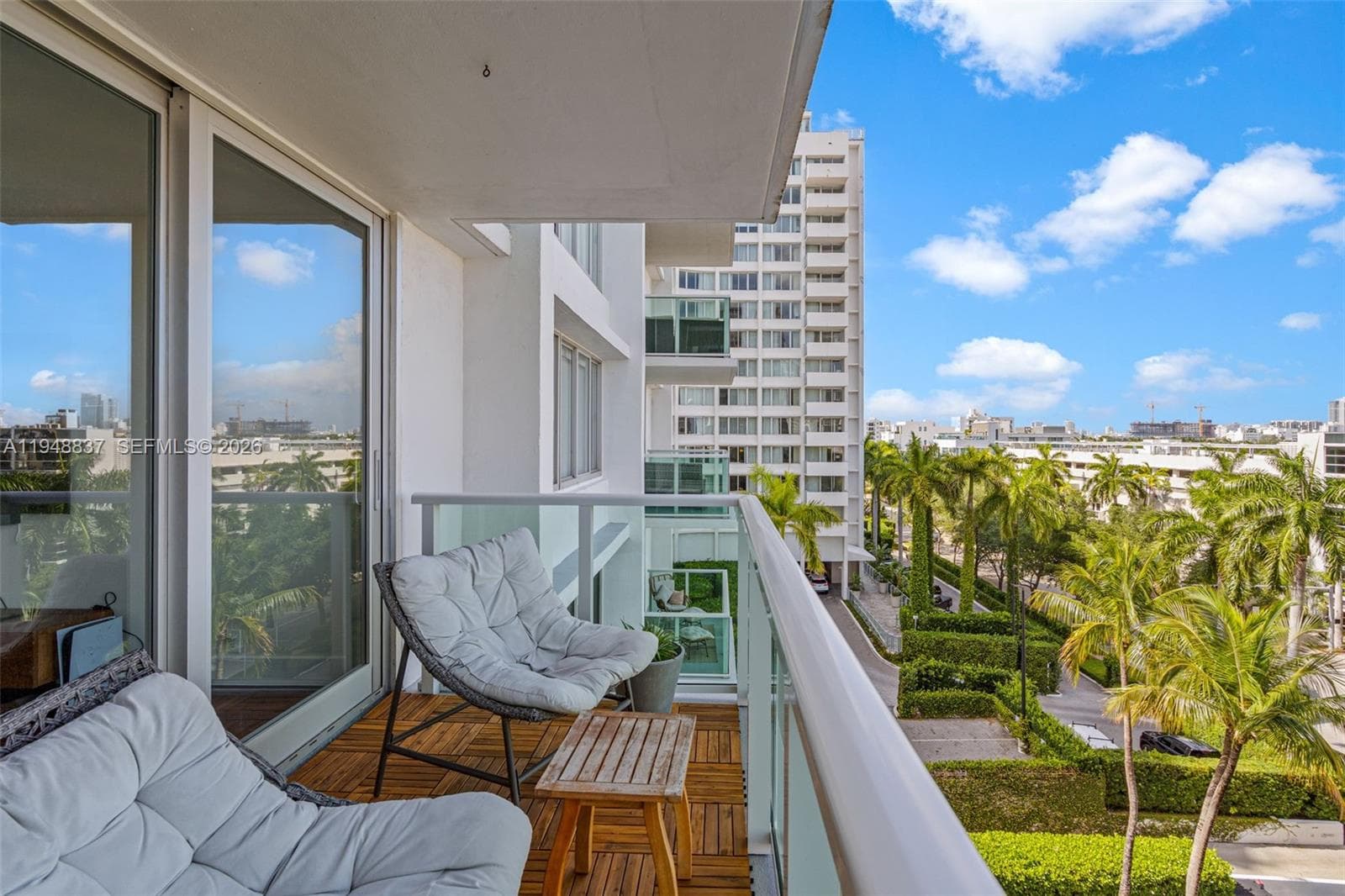 A11948837 — Miami Beach — 16