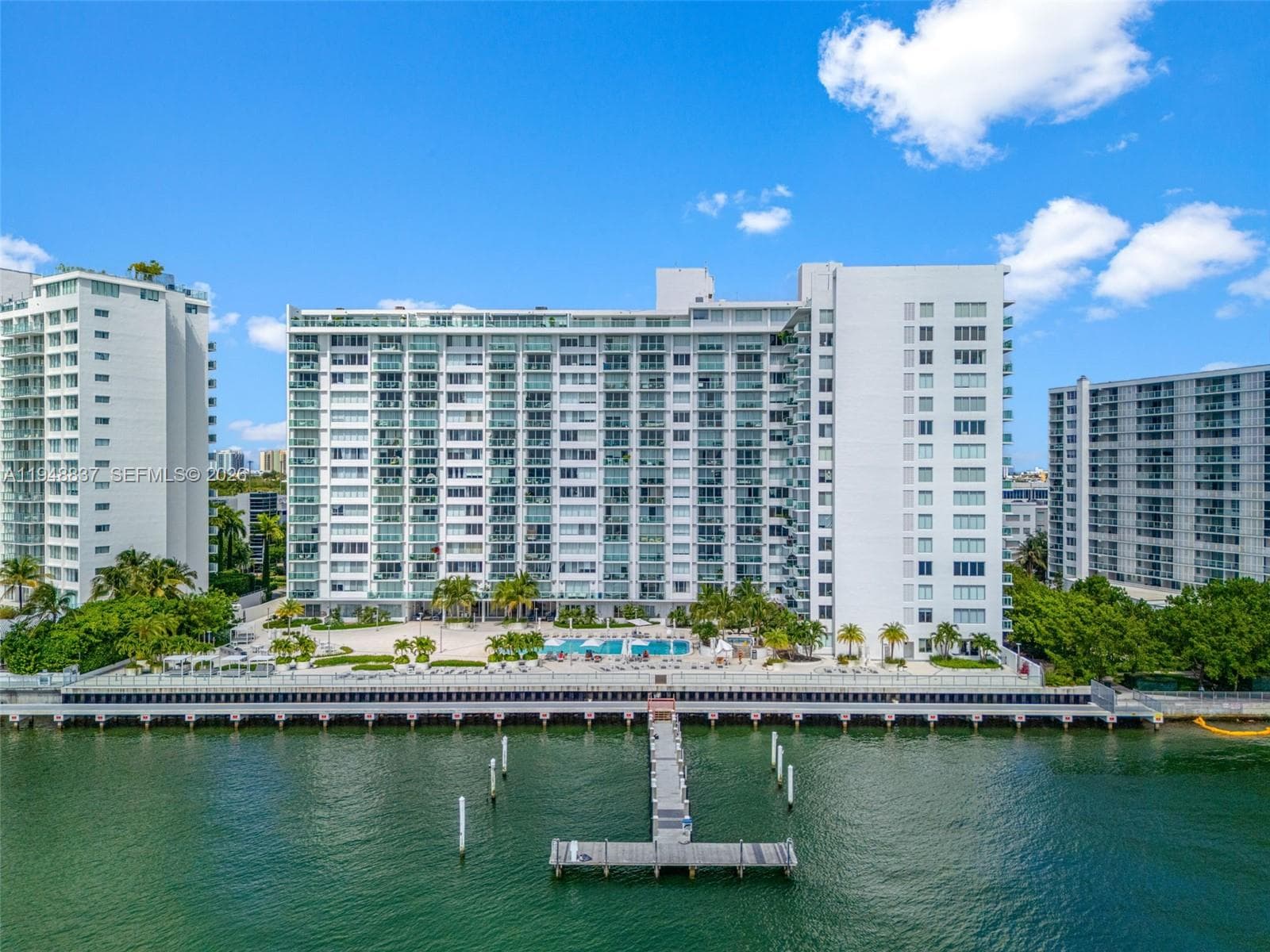 A11948837 — Miami Beach