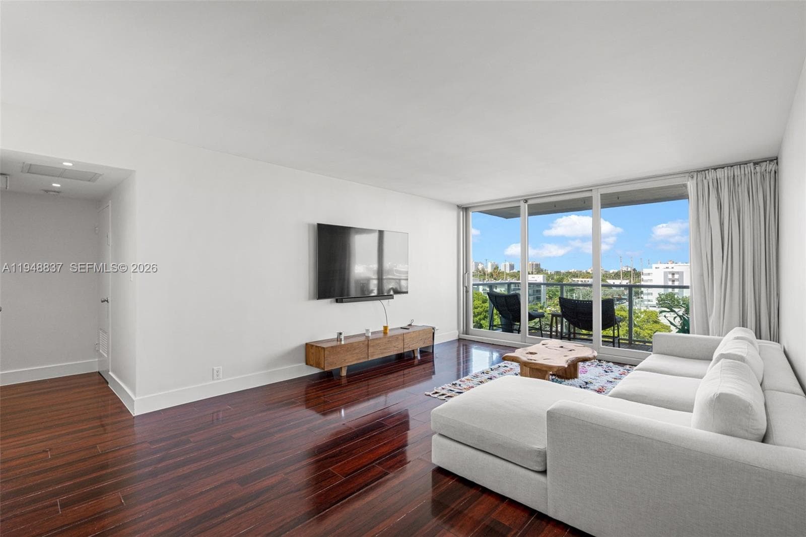 A11948837 — Miami Beach — 5