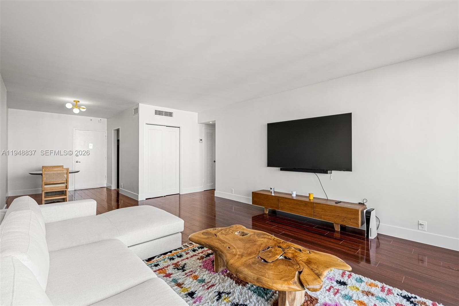 A11948837 — Miami Beach — 9