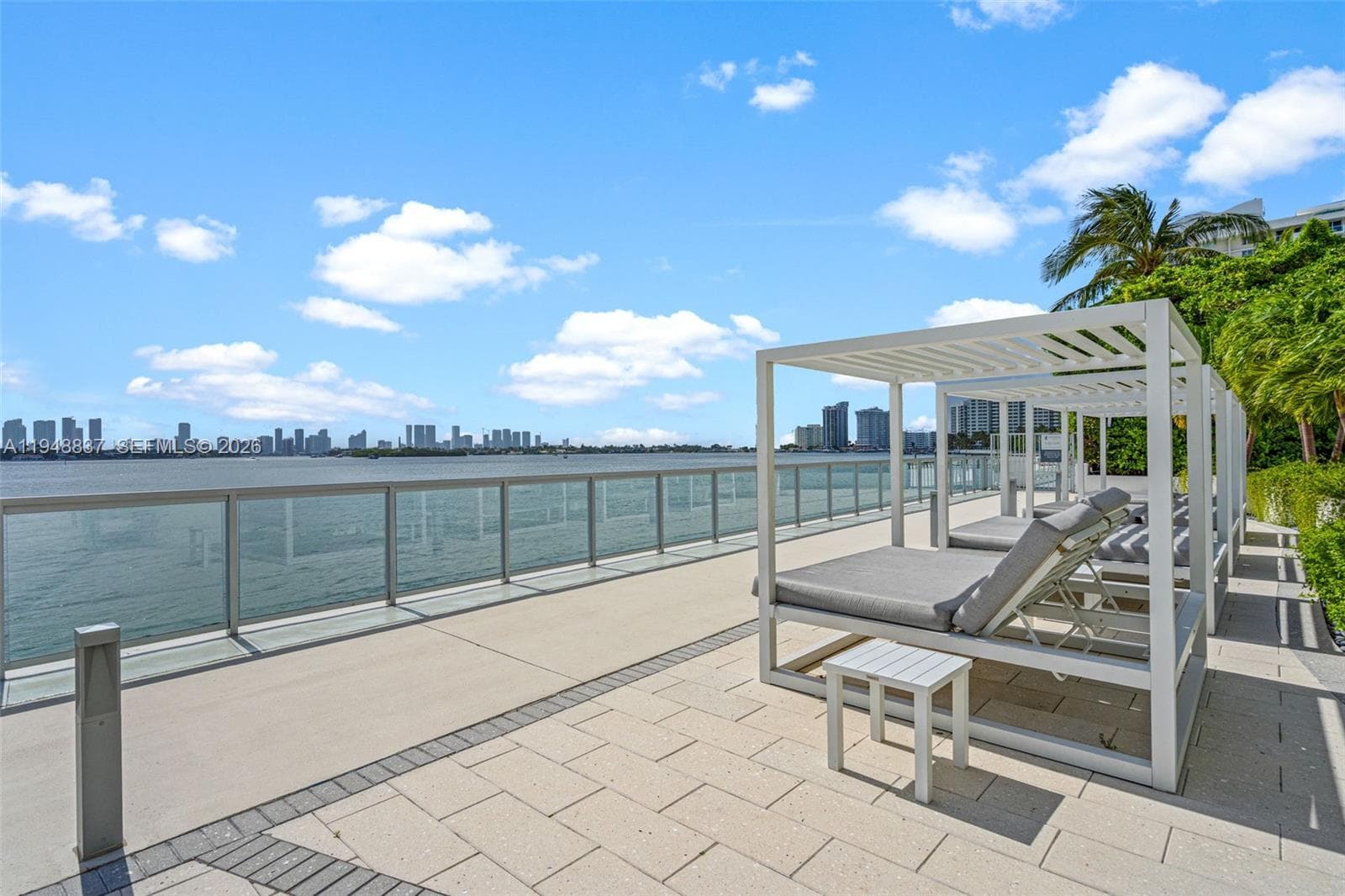 A11948837 — Miami Beach — 30
