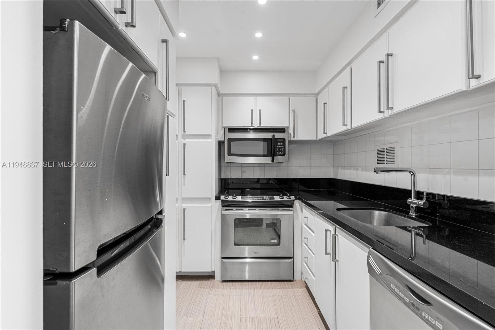 A11948837 — Miami Beach — 10