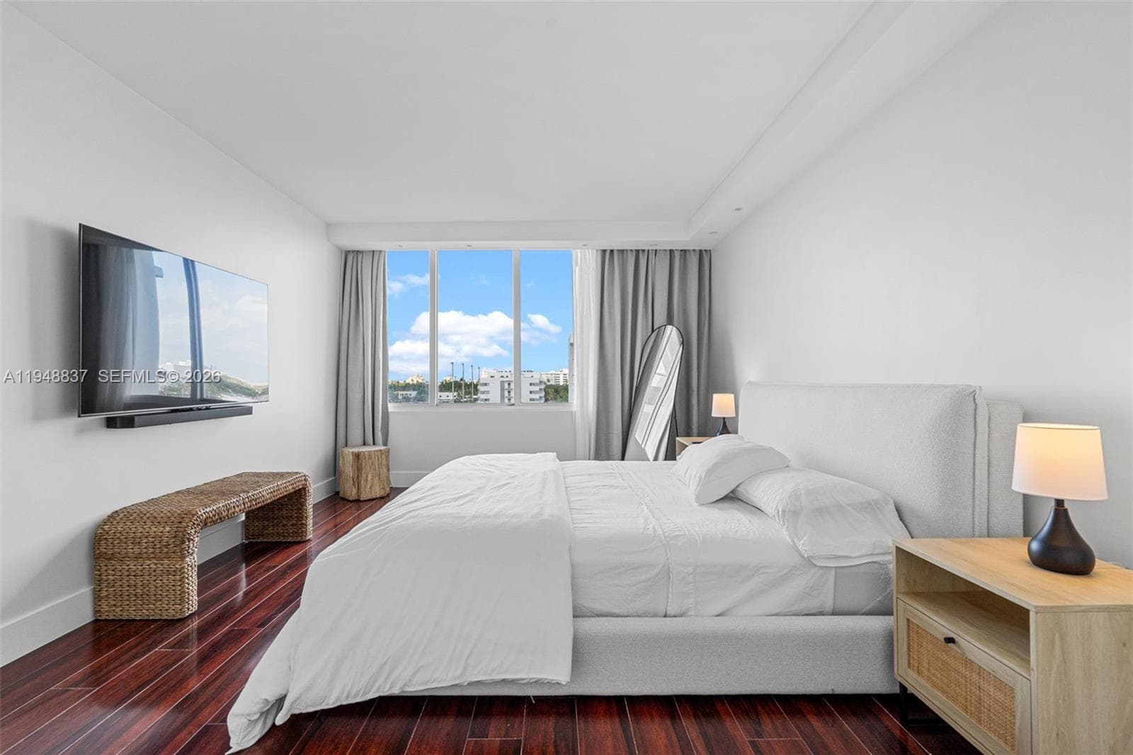 A11948837 — Miami Beach — 18