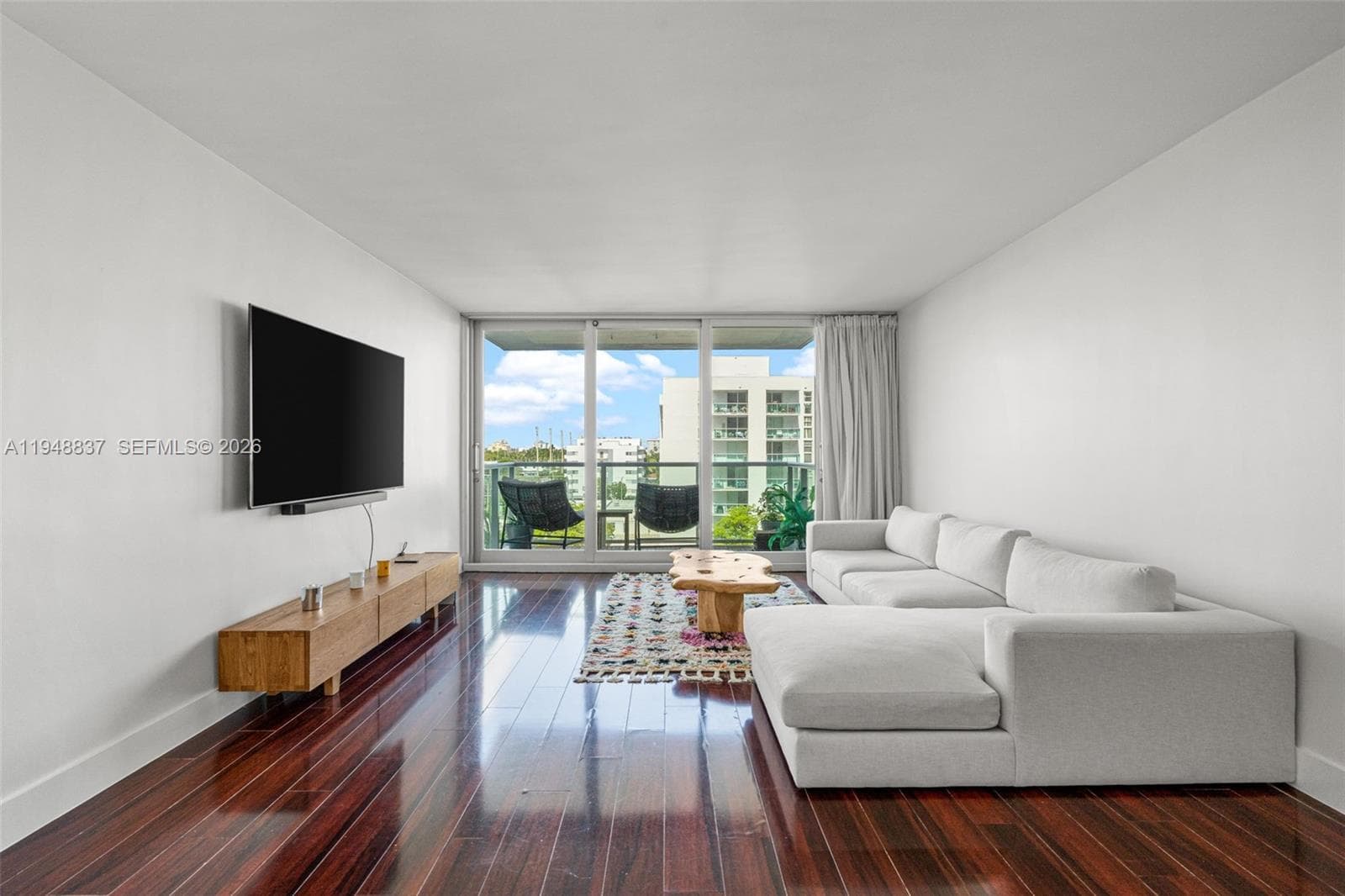 A11948837 — Miami Beach — 4