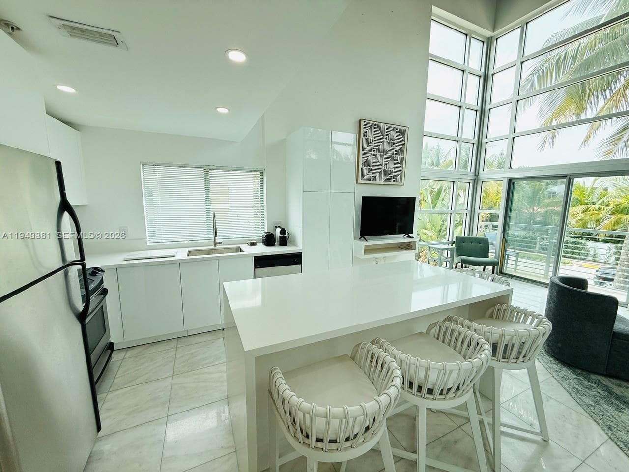 A11948861 — Miami Beach — 6