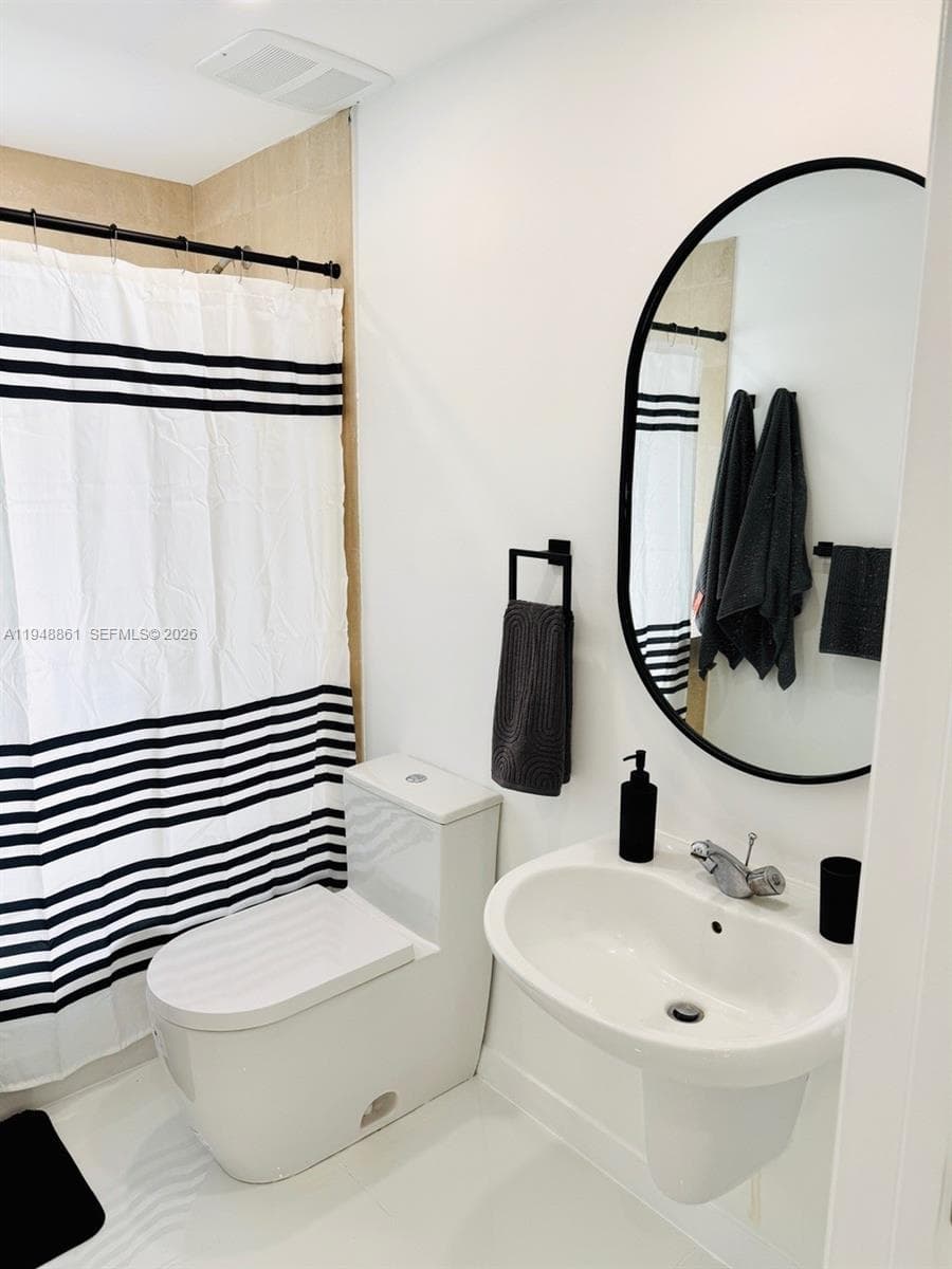 A11948861 — Miami Beach — 13