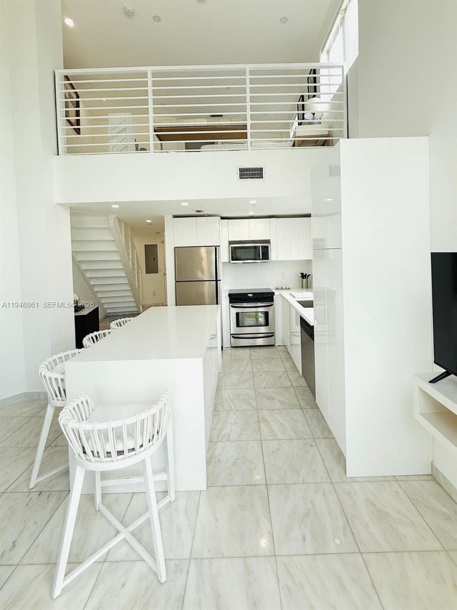 A11948861 — Miami Beach — 12