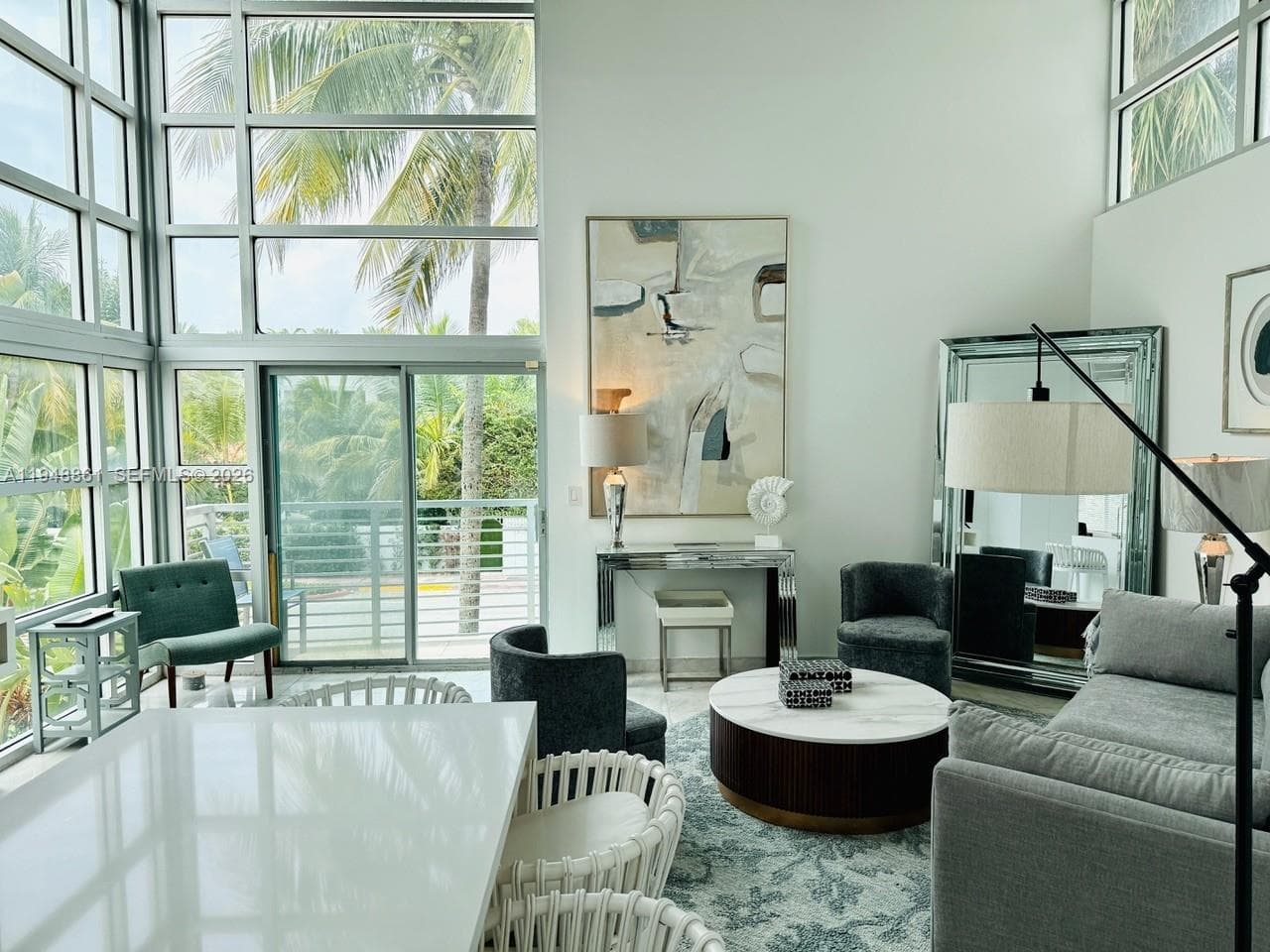 A11948861 — Miami Beach