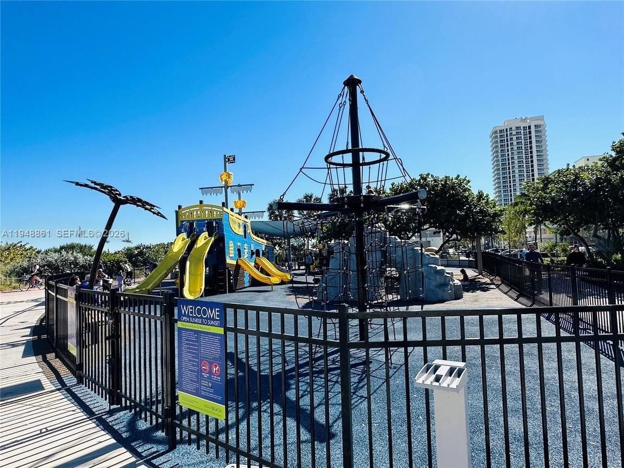 A11948861 — Miami Beach — 29