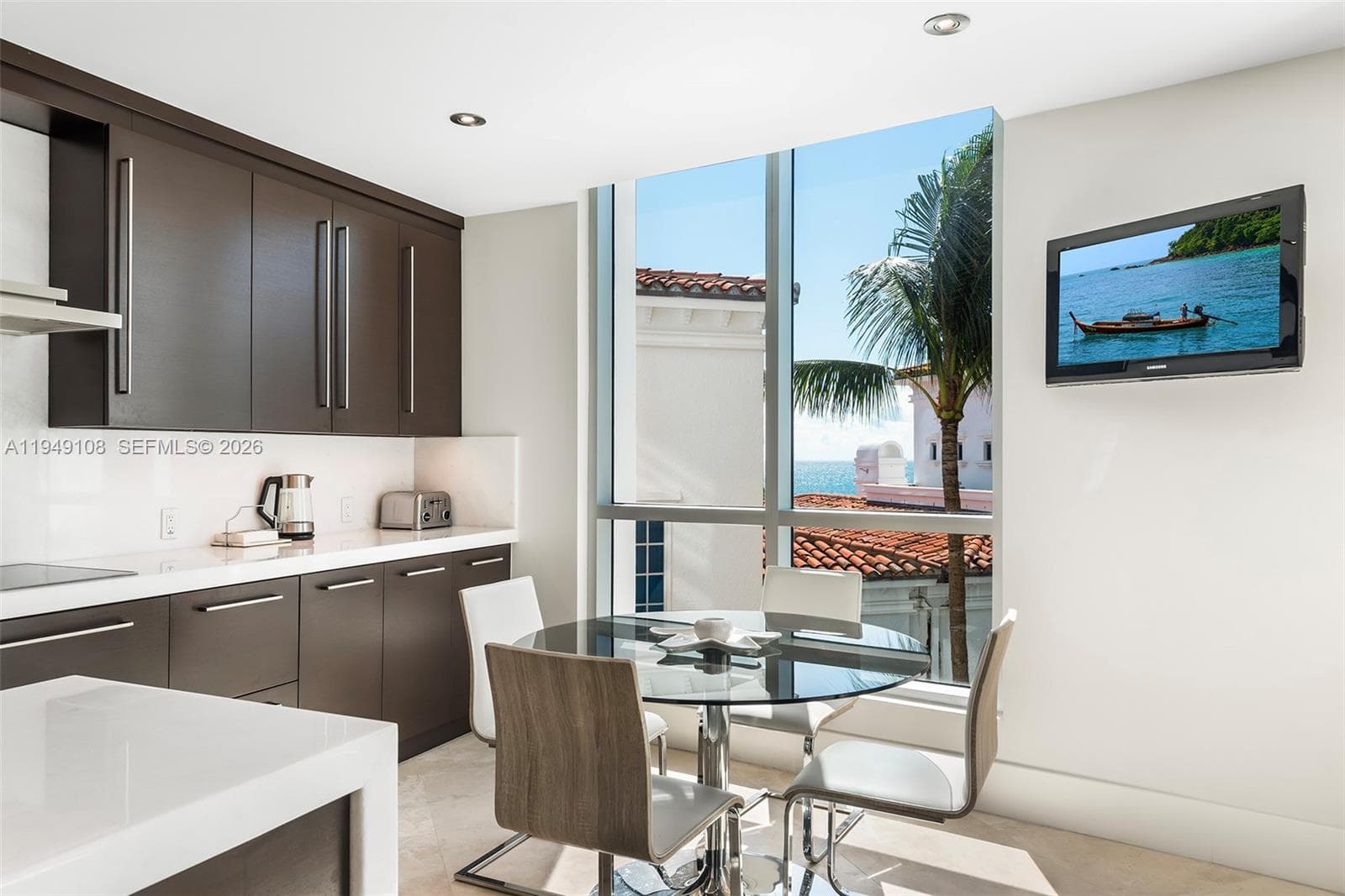 A11949108 — Miami Beach — 6